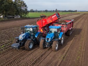 Trekkers | Senne Adamczyk - New Holland T7.225 Blue Power en T7.040