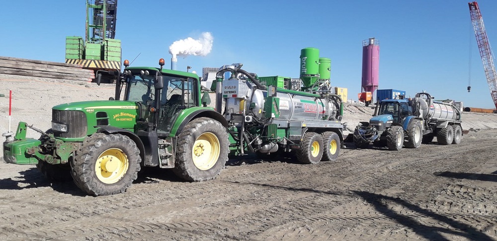 New Holland 8160 en John Deere 8160