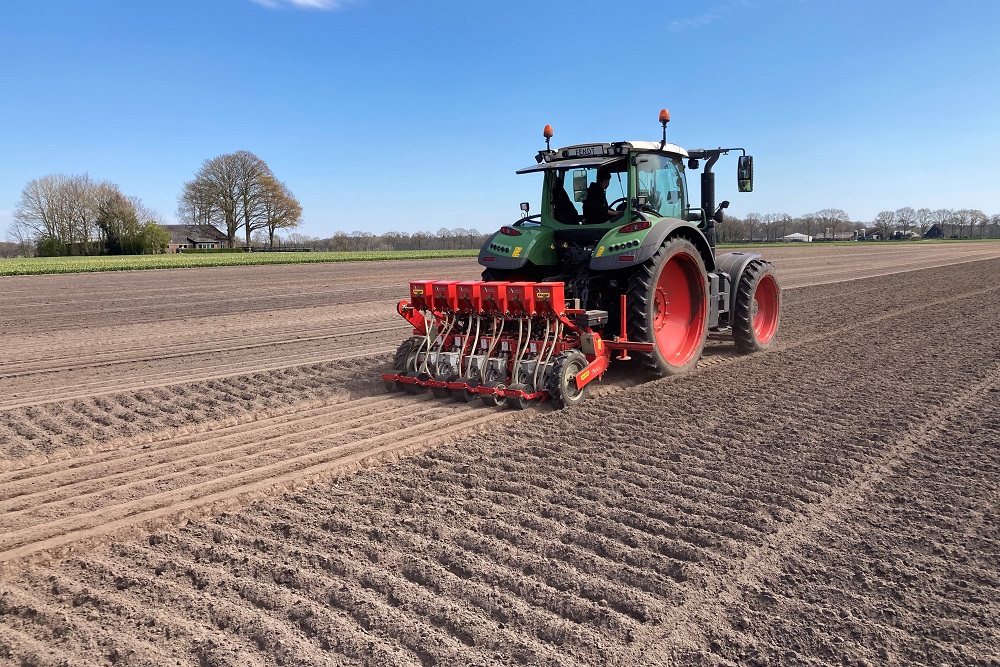 Vari-Quick maakt wisselen van spoor eenvoudig, van pioenrozen naar uien