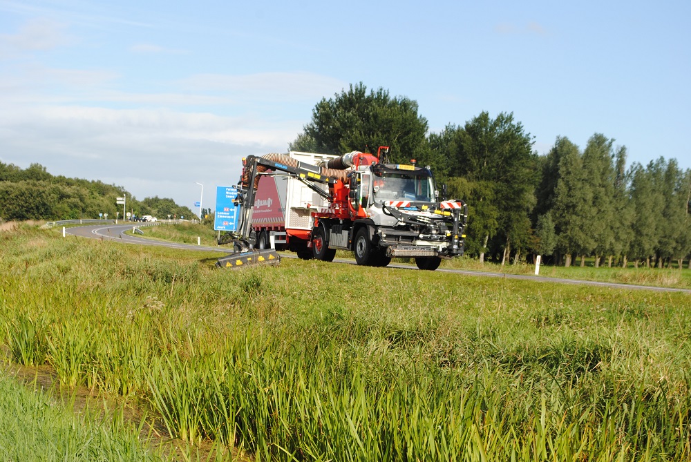 Inbedrijfstelling: Unimog met Mulag SB 600-maaizuigcombinatie