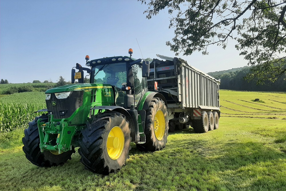 John Deere 6250R van Loonbedrijf Houten VOF