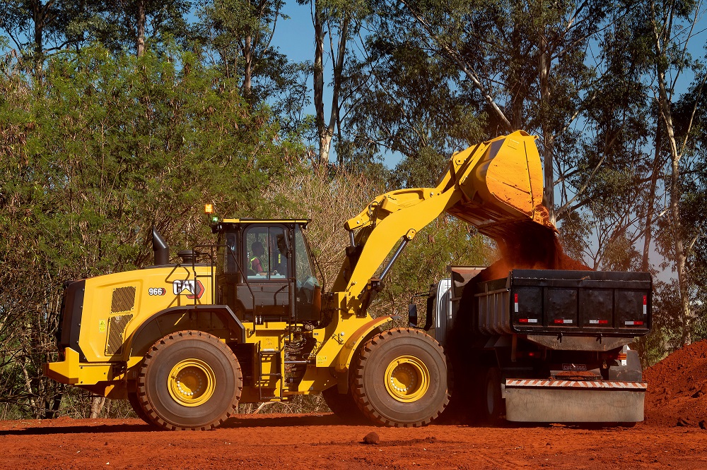 De nieuwe Cat wielladers uit de 966- en 972-serie voegen een groot aantal standaardtechnologieën toe aan de wielladerserie van 22 tot 25 ton en verhogen de efficiëntie van de machine.