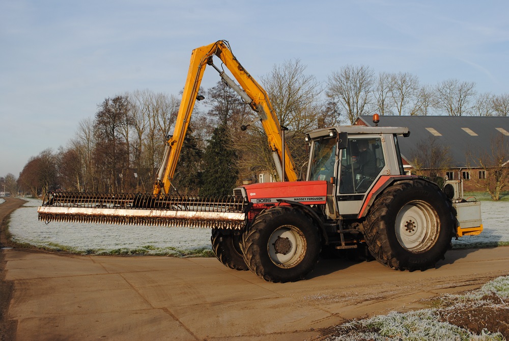 Massey Ferguson 3095: Sloot reinigen is ‘biljarten’ met betrouwbare MF