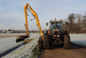 Massey Ferguson 3095: Sloot reinigen is ‘biljarten’ met betrouwbare MF