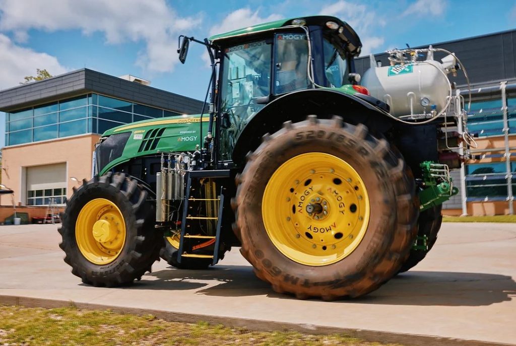 Amogy-tractor in beweging. Beeld: Bryan Banducci