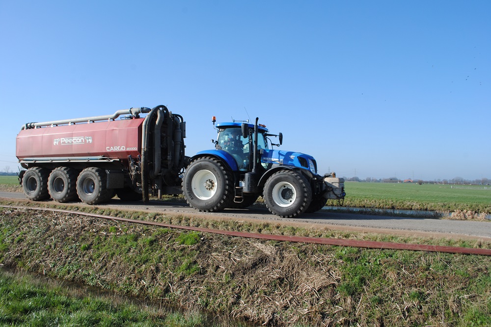 de Loonwerker - ‘Dweilen’ voorbij dankzij hybride BKT-banden