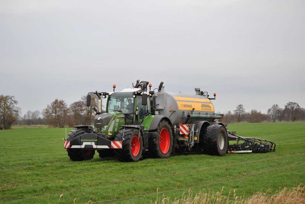 Loonwerkers monteren JABO-TRS Eenvoudig op juiste spanning