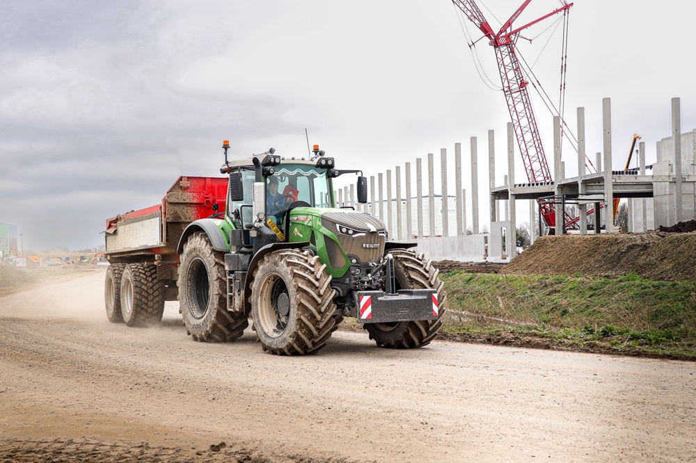 'Kiek um goan' met z'n Fendt 930 Gen7 -Damsteegt